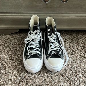 Women’s platform converse